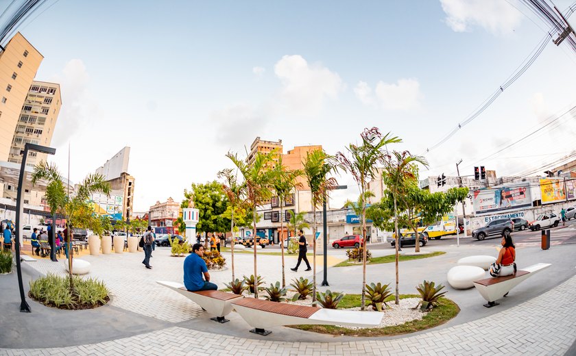 Praça Montepio dos Artistas volta a ser ponto de convivência no Centro de Maceió