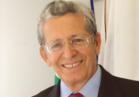 Homenagem ao professor Douglas Apratto Tenório