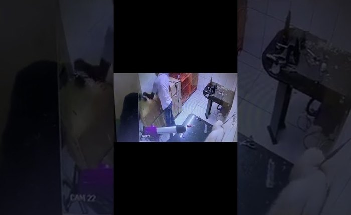 Homem foi flagrado por câmeras Homem foi flagrado por câmeras