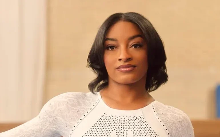 Simone Biles revela problema de saúde e desabafa: Quase morrer não estava nos meus planos