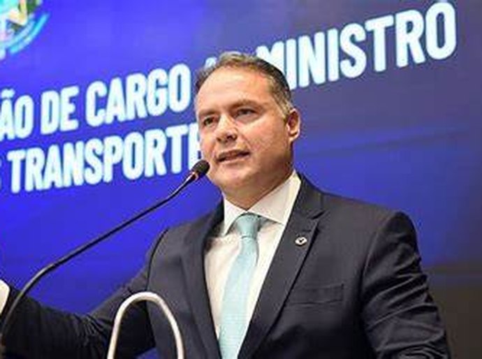 Ministro Renan Filho faz entrega do Minha Casa, Minha Vida em ação do governo federal nesta segunda (23) em Maceió