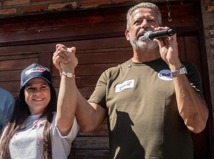 Com grande recepção popular, Arthur Lira recebe apoio da prefeita Lívia Carla e consolida força em todo o litoral Norte