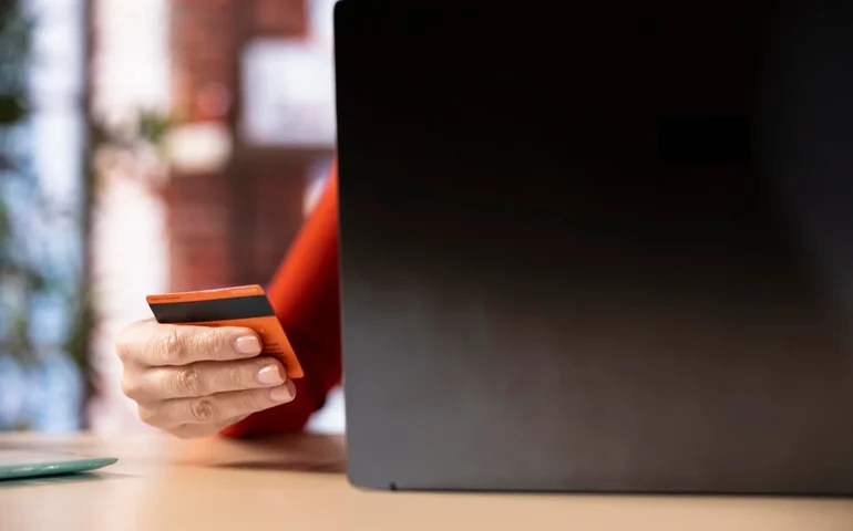 Gerações X e Y seguem comprando pelo Google, ignorando a modinha