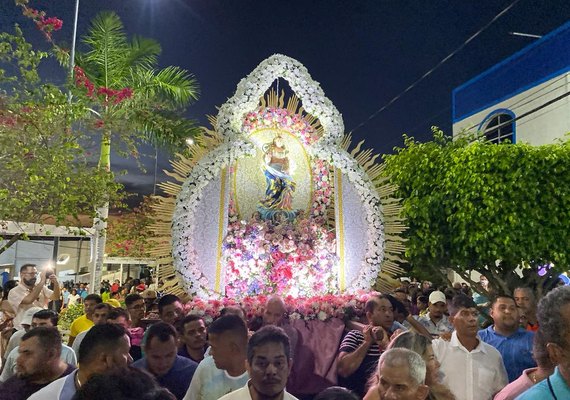 Procissão encerra  homenagem a Nossa Senhora do Ó