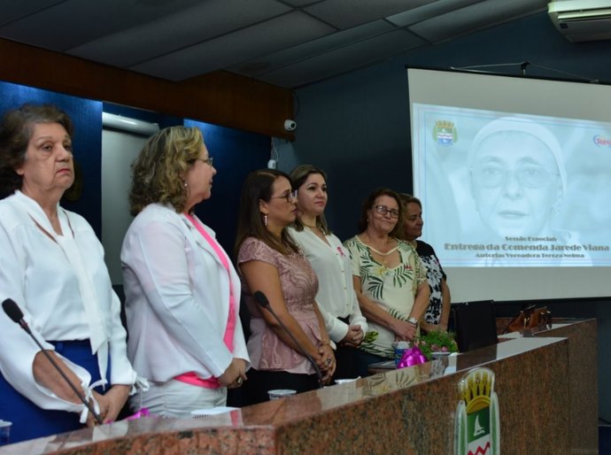 Professores são homenageados durante sessão solene na Câmara Municipal
