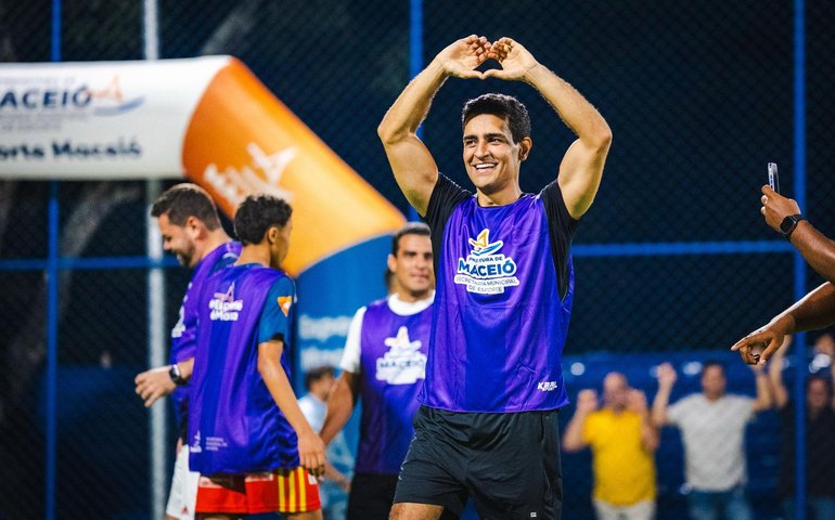 JHC entrega Areninha Acauã e destaca melhoria da qualidade de vida da população