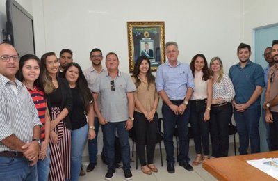Prefeito participa de reunião sobre ajustes no Plano de Saneamento Básico de Coruripe
