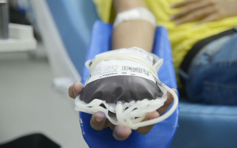 Processamento de plasma pela rede privada está em pauta no Senado