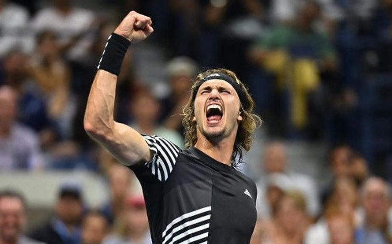 Zverev interrompe jogo para denunciar fala nazista de torcedor: 'A frase mais famosa de Hitler'