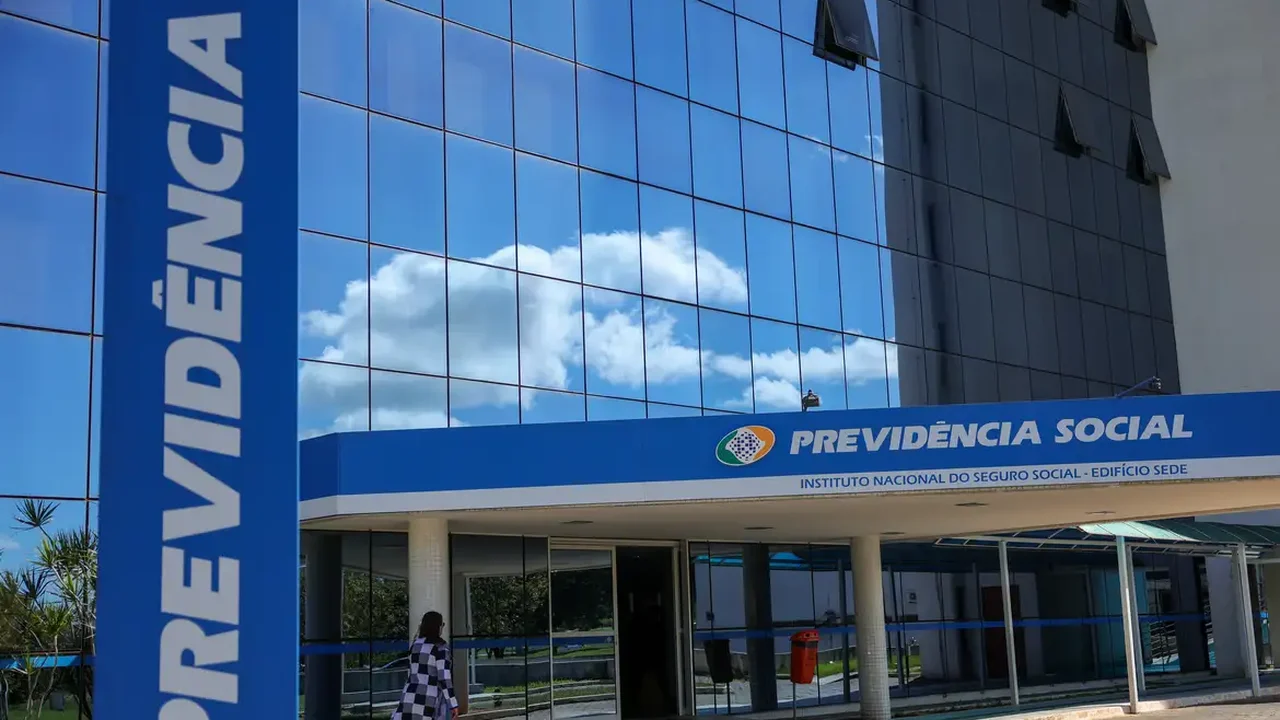 INSS suspende contrato com a Crefisa
