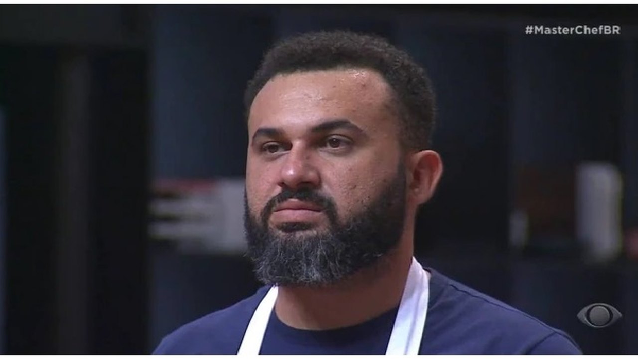 Renato é eliminado no ‘MasterChef’ após prova do cacau e chefs lamentam