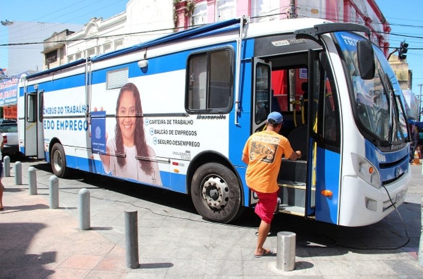 São Luiz do Quitunde e Matriz do Camaragibe recebem ônibus do Sine