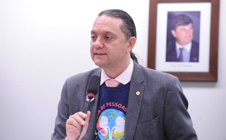 Câmara debate política nacional para prevenir doença renal e ampliar diagnóstico precoce