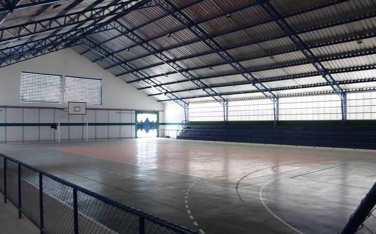 Complexo Esportivo da Escola Nosso Lar está sendo concluído