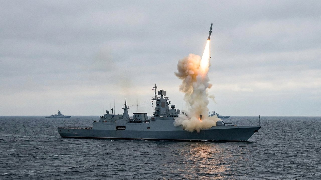 Veja como fragata russa Admiral Golovko mostra a força do míssil Oniks