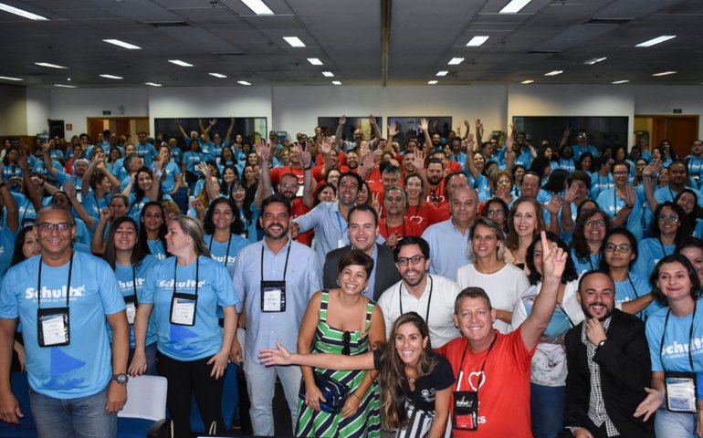 Prefeitura e Schultz capacitam mais de 150 agentes multimarcas