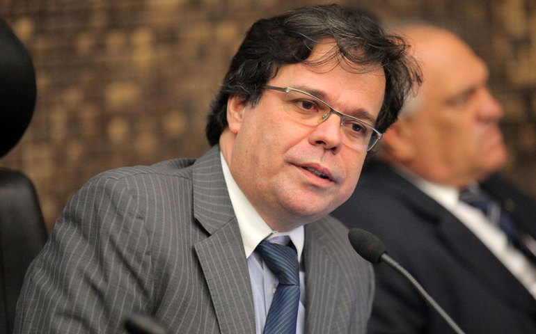 Tutmés Airan conduz debate sobre maconha quinta-feira