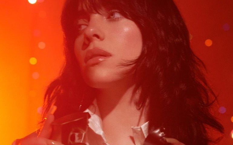 'Tomato Girl Summer': brasileiras adotam visual que simula vida de luxo no Mediterrâneo