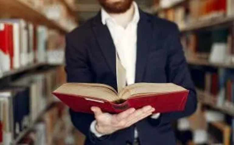 Dia Mundial do Livro (23/04): como as obras escritas por empreendedores viraram verdadeiros manuais de negócios?