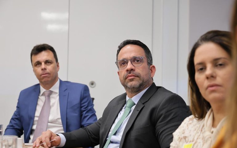 Governador discute ampliação de conectividade em Alagoas