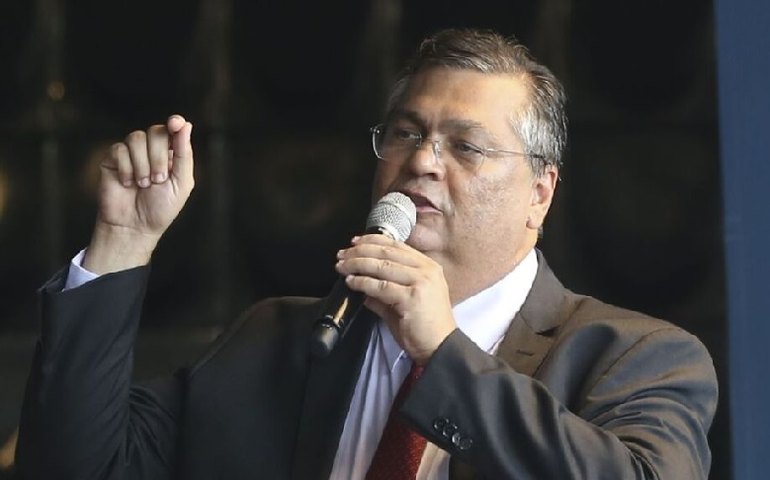 Ministro da Justiça diz que Robinho pode cumprir condenação por estupro no Brasil