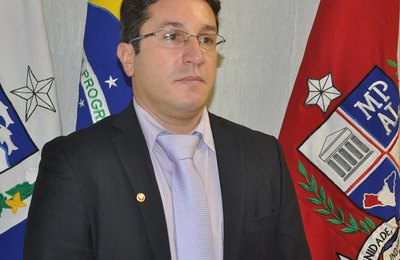 Após ação do MPE/AL, Poder Executivo de Senador Rui Palmeira exonera parentes de prefeita