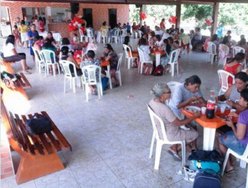 AD em Santa Lucia faz almoço no Dia das Mães
