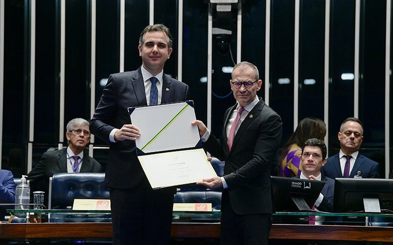 Senado entrega Prêmio Adoção Tardia na próxima terça-feira