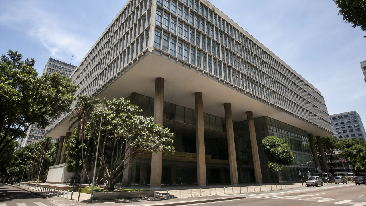 De banco a sede do Legislativo do Rio: revista revisita história e transformações do Edifício Lúcio Costa