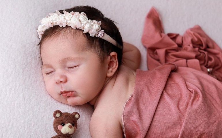 Viih Tube compartilha primeiro ensaio fotográfico de Lua, filha com Eliezer