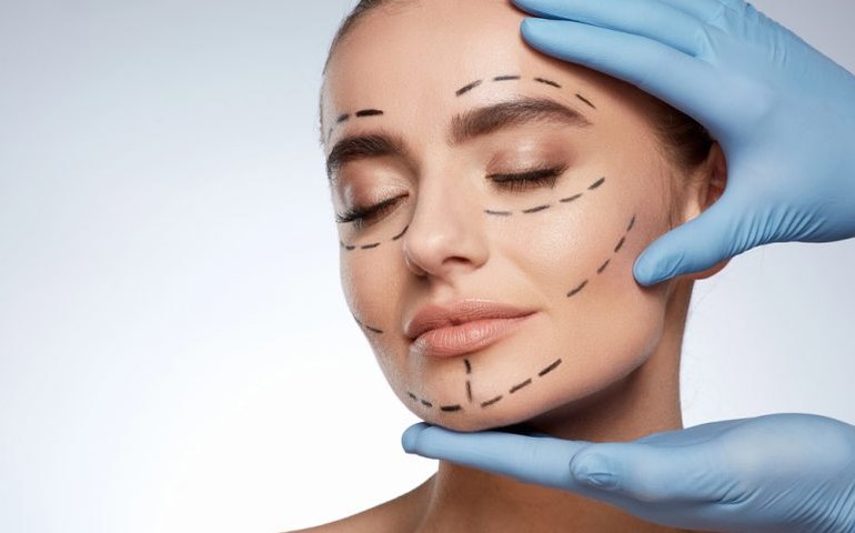 Comissão discute exclusividade médica em cirurgia plástica facial