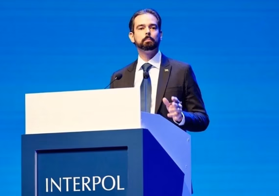 Delegado da PF é eleito novo chefe da Interpol, o primeiro em um século