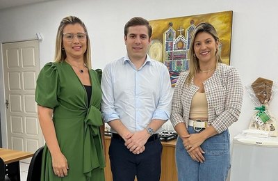 Secretária Carol Gomes discute projetos para Novo Lino com secretário do Trabalho de AL