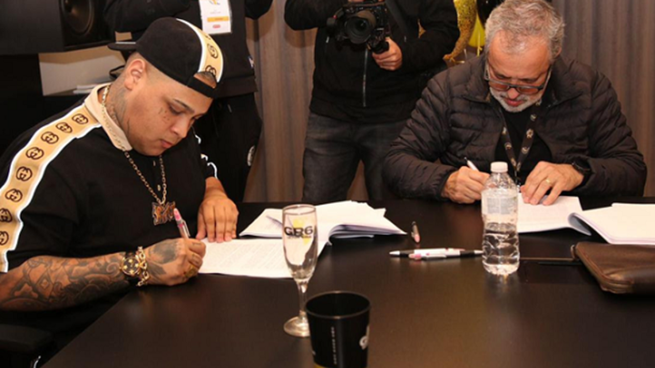 Warner Music assina com funkeiro MC Ryan SP
