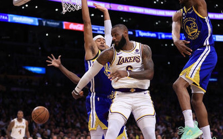 Lakers atropelam Warriors na semi do Oeste; Heat bate Knicks pela Conferência Leste