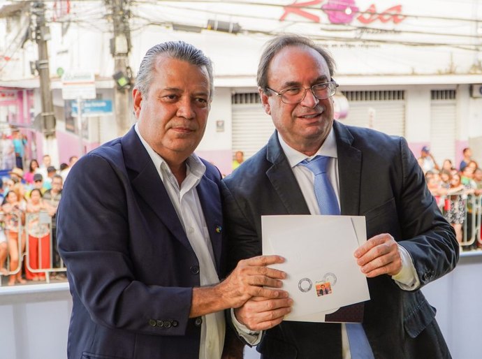 Prefeitura e Correios homenageiam o vereador Fábio Henrique com a obliteração do Selo de 99 anos de Arapiraca