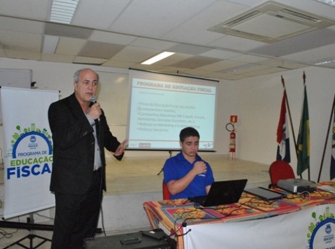 Programa de Educação Fiscal é apresentado durante ciclo de palestras