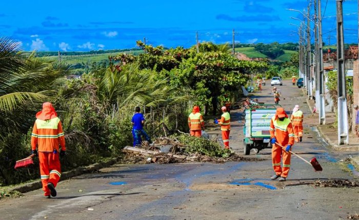 Prefeitura recolhe mais de 24 toneladas de resíduos durante mutirão de limpeza no Conjunto Gislene Matheus