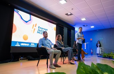 Emprega Jovem realiza formatura de 285 alunos no Senai Poço