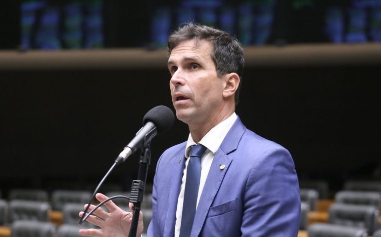 Comissão debate preferência de clubes formadores em contratos com jovens atletas