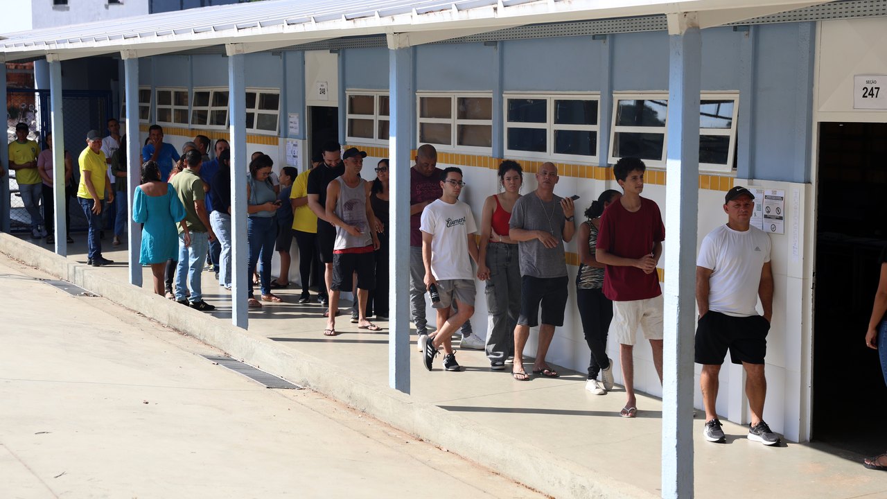 Zanin determina extensão do horário de votação até as 19h em todo o país