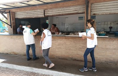 Vigilância Sanitária realiza ação educativa sobre boas práticas com a manipulação de pescados
