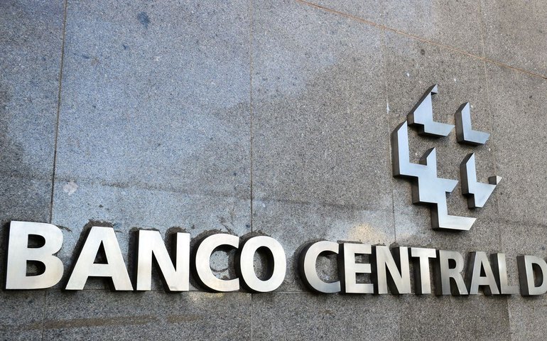 Setor público tem superávit primário de R$ 17,925 bi em 12 meses até junho, mostra BC
