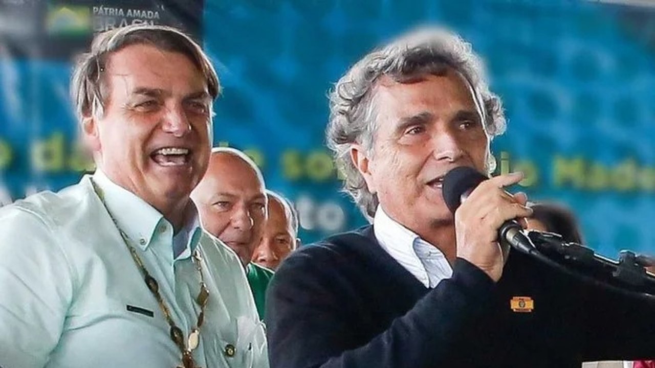 Nelson Piquet guarda 175 caixas com 9 mil presentes de Bolsonaro