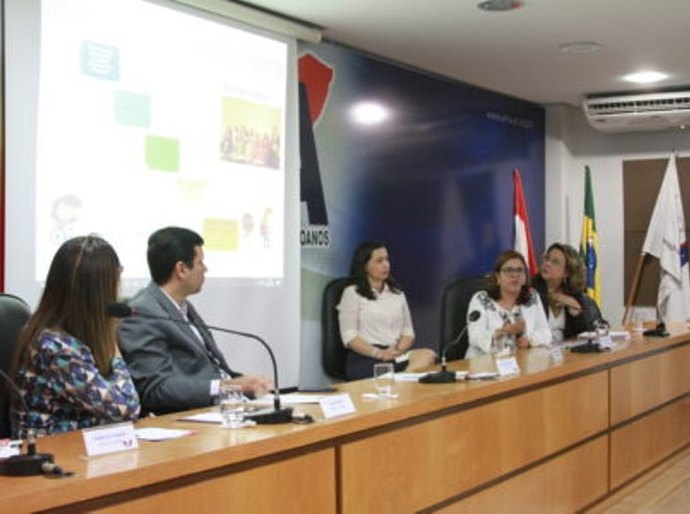 Médica diz a prefeitos que alerta para Zika precisa continuar em Alagoas