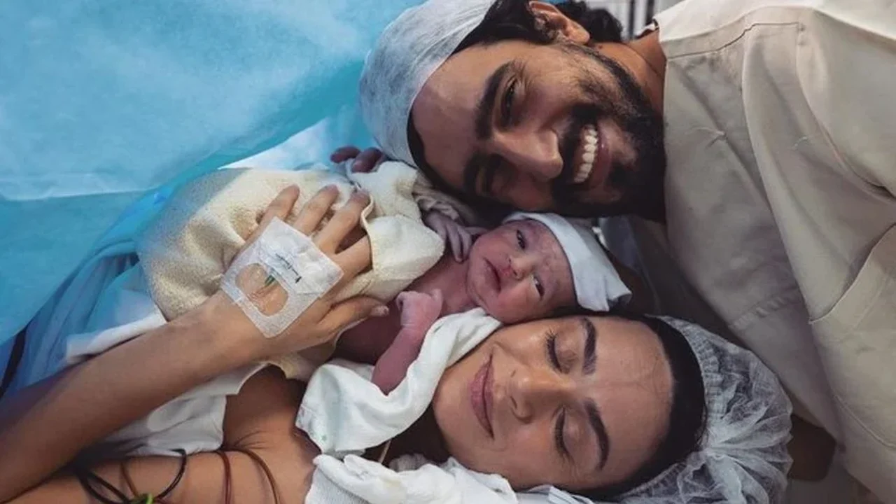 Thaila Ayala e Renato Góes anunciam nascimento da filha Tereza: 'Meu milagre'