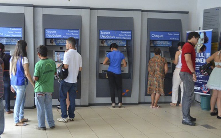 Cerca de 100 civis estão entre os 500 mortos nos últimos dez dias, em Alepo