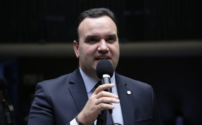 Deputado Luciano Amaral emite parecer favorável em aumentar alíquota de imposto sobre leite importado