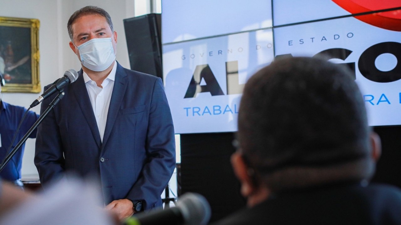 Governador vai a Brasília na terça (2) em busca de mais vacinas para Alagoas