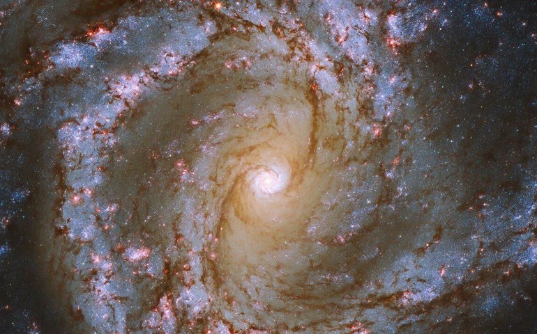 Telescópio da NASA teria detectado buraco negro 'procurado há anos' em galáxia distante (FOTOS)